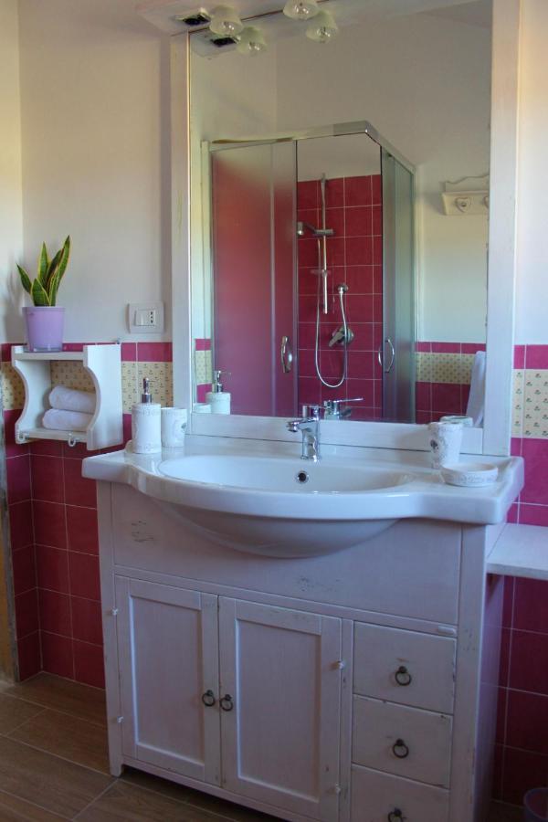 A Casa Di Amici Bed & Breakfast Tuscania Exterior photo