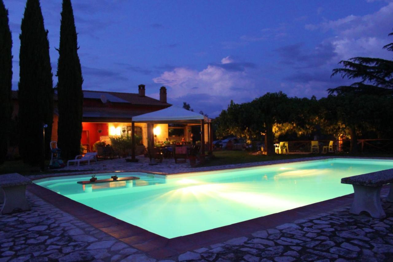 A Casa Di Amici Bed & Breakfast Tuscania Exterior photo