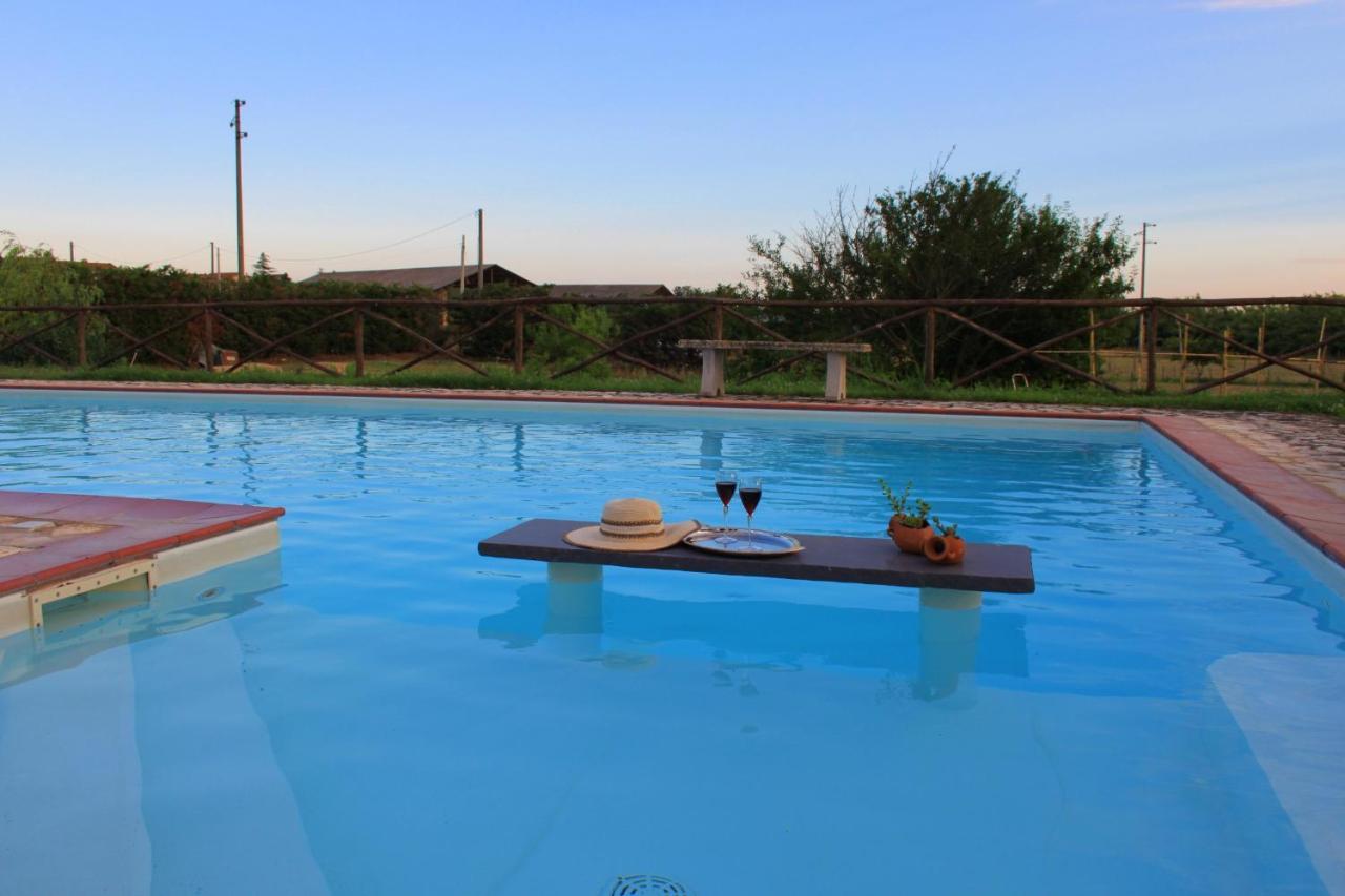A Casa Di Amici Bed & Breakfast Tuscania Exterior photo