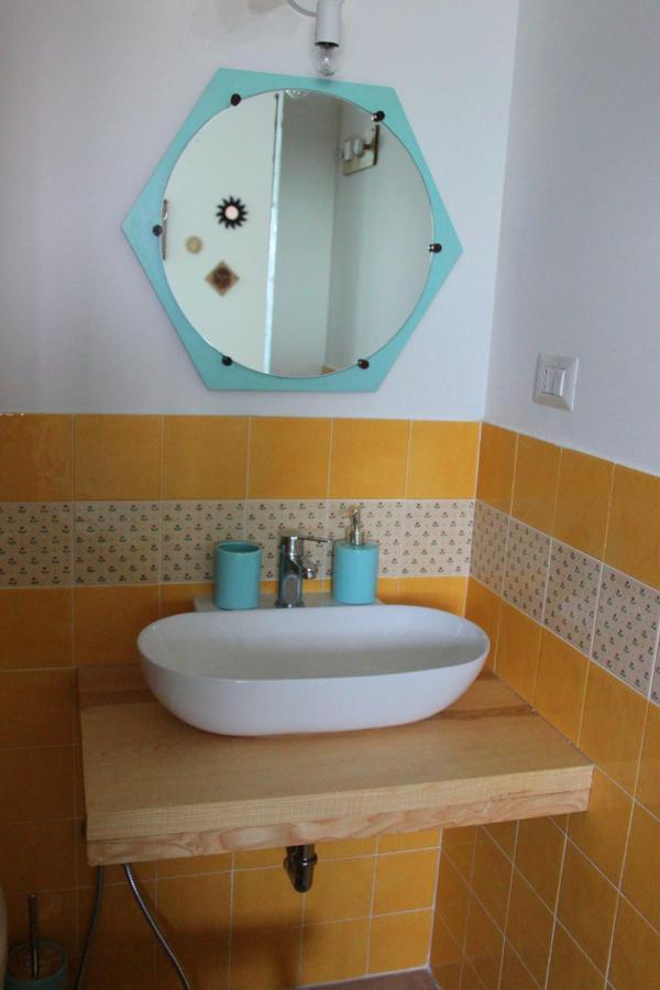 A Casa Di Amici Bed & Breakfast Tuscania Exterior photo