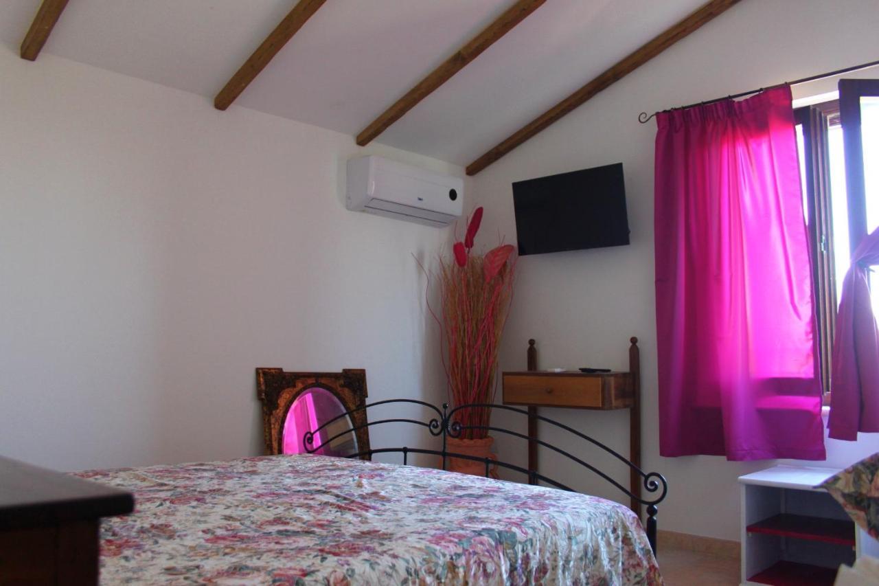 A Casa Di Amici Bed & Breakfast Tuscania Exterior photo