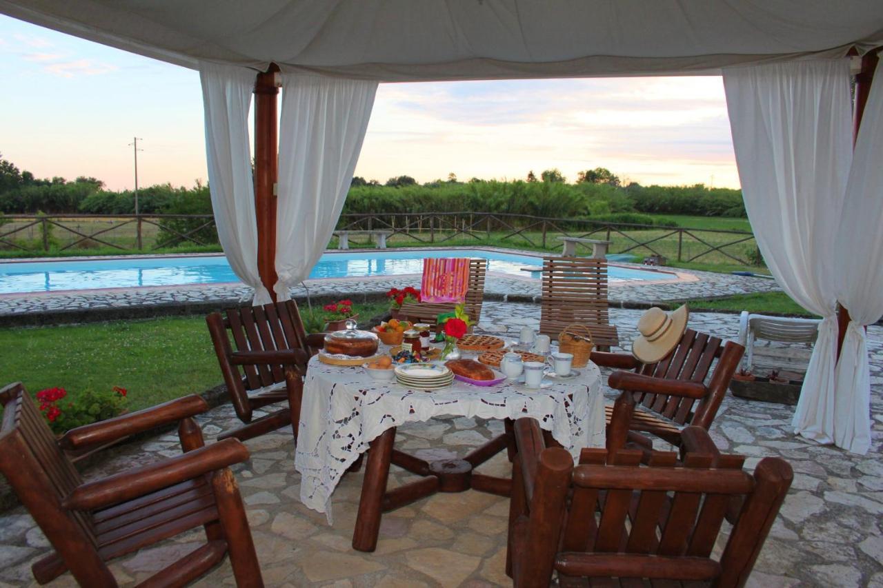 A Casa Di Amici Bed & Breakfast Tuscania Exterior photo